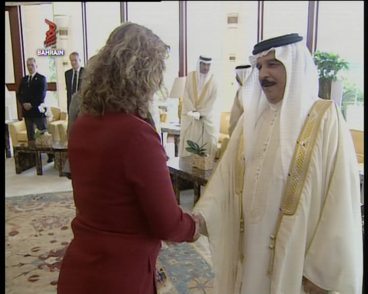 EXPATRIATE COMMUNITY MEETS H.M. KING HAMAD BAHRAIN 2011
